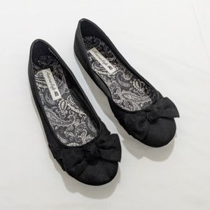 American Eagle | Black Slip On Flats With Bow